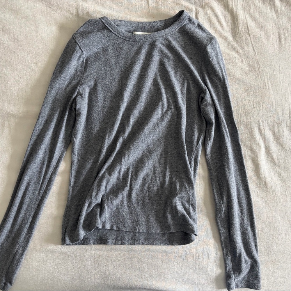 Abercrombie & Fitch Women's Heather Gray Long Sleeve Crew
